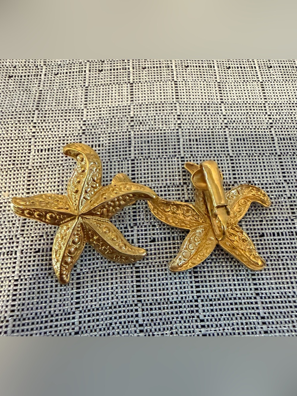 Gold Starfish Pin with Clip-on Earrings - Picture 3 of 6